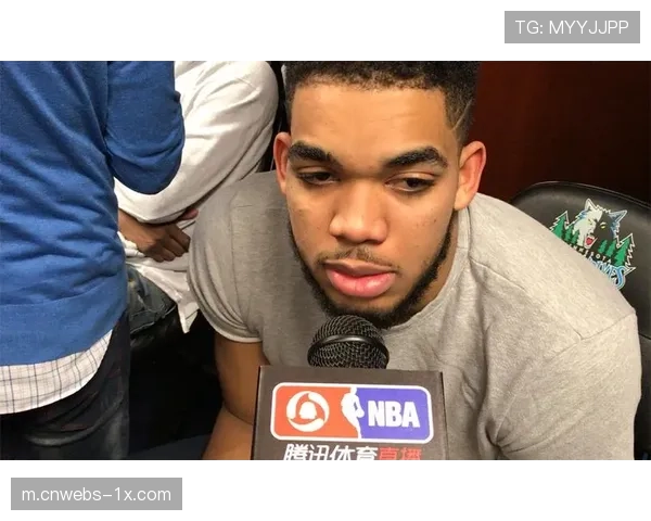 圣诞大战赛场求婚成功，唐斯爱情事业双丰收