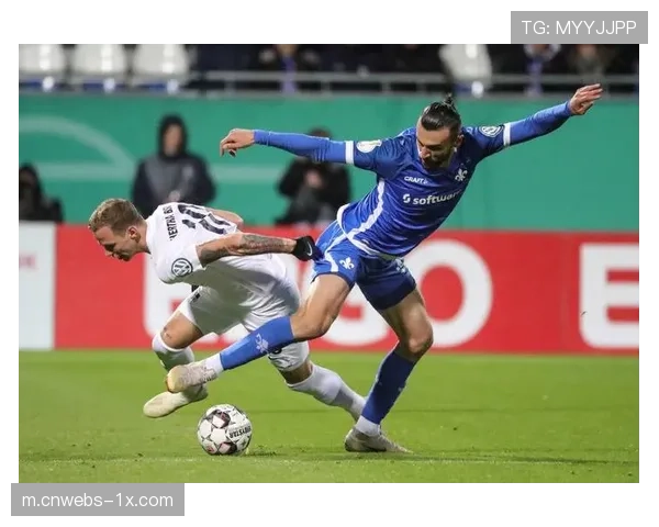 保级关键六分战:达姆施塔特主场击败波鸿,逃离降级区 保级关键六分战:达姆施塔特主场击败波鸿,逃离降级区